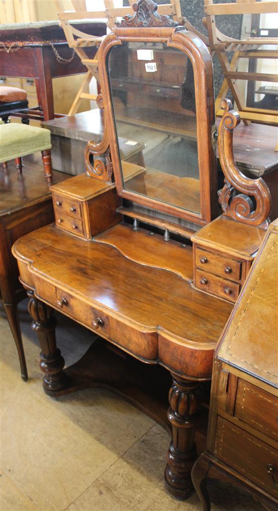 Victorian mahogany duchesse dressing table